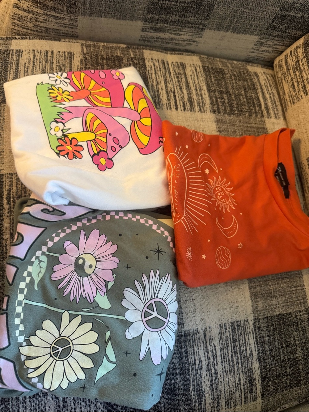 Teen/Women’s Graphic Tee Bundle S